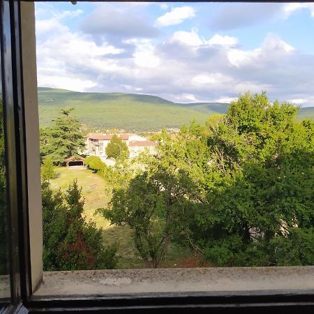 וינואסה Hostal Urbion מראה חיצוני תמונה