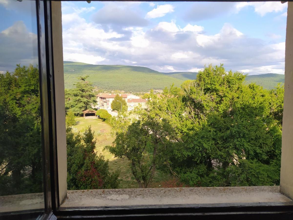 וינואסה Hostal Urbion מראה חיצוני תמונה