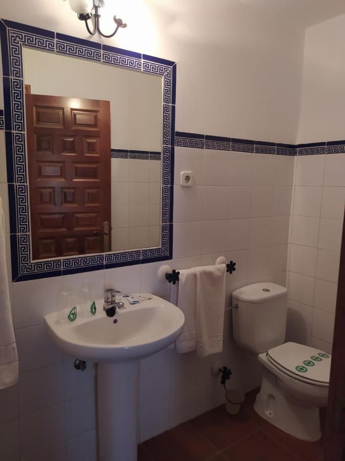 וינואסה Hostal Urbion מראה חיצוני תמונה