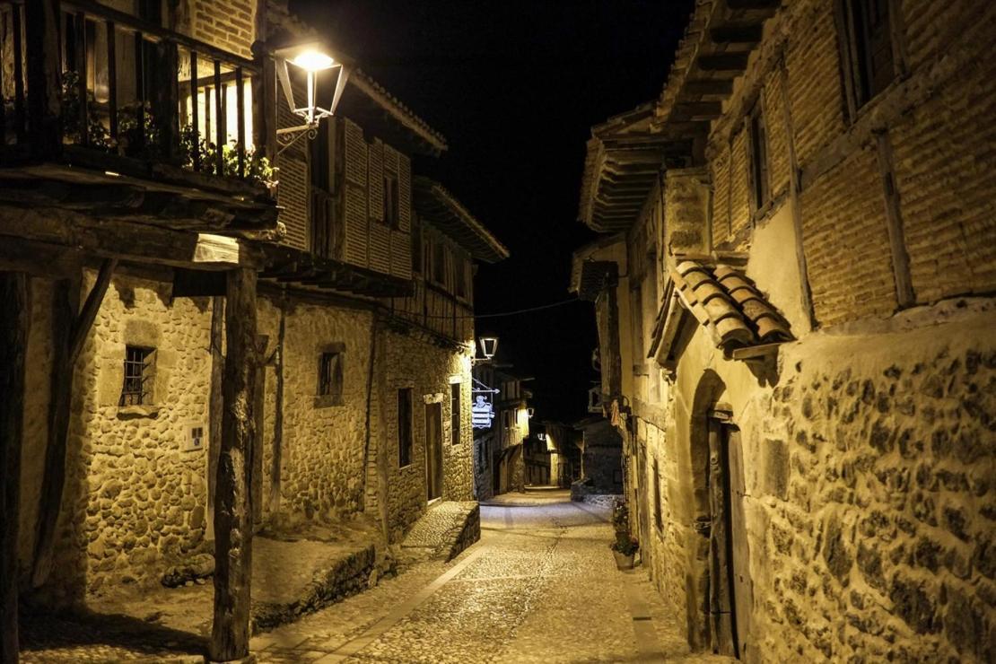 וינואסה Hostal Urbion מראה חיצוני תמונה