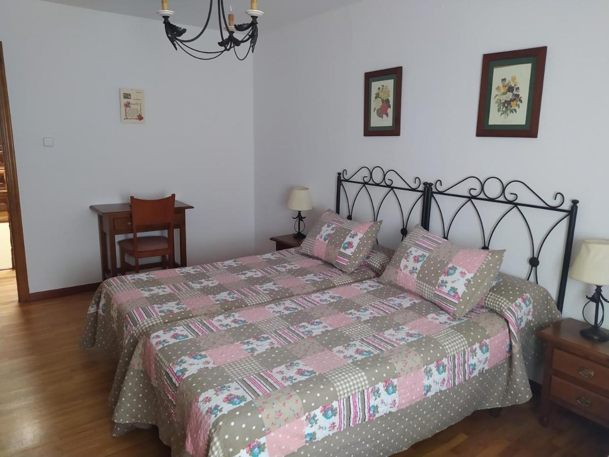 וינואסה Hostal Urbion מראה חיצוני תמונה